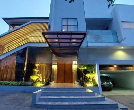 Rumah Mewah di Lokasi Paling Bagus di Daerah Tebet Barat 2 Rumah Mewah di Lokasi Paling Bagus di Daerah Tebet Barat Rumah Mewah di Lokasi Paling Bagus di Daerah Tebet Barat