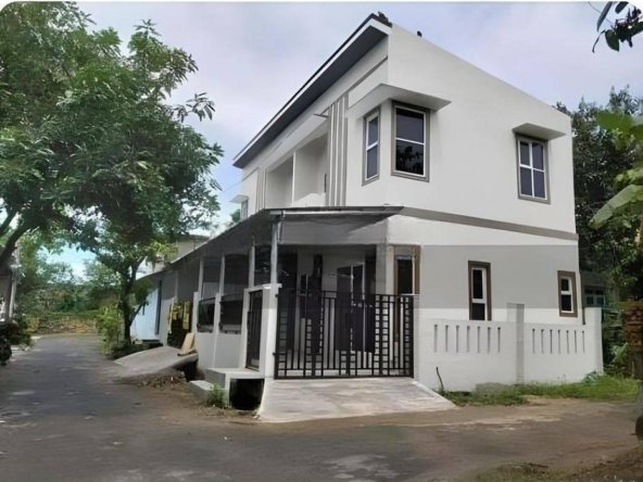 Dijual Rumah Hoek 2 Lantai Citra Grand Catania