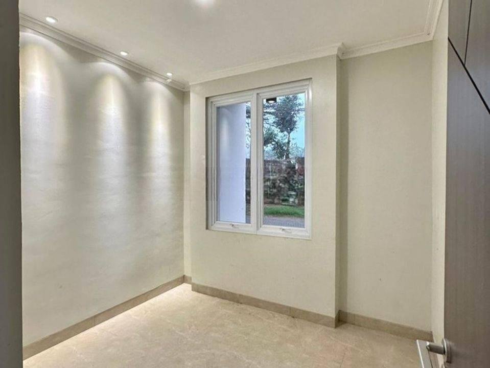 Rumah Modern 2 Lt Free Renov 6 menit ke Mall Paradise Walk Serpong J24069