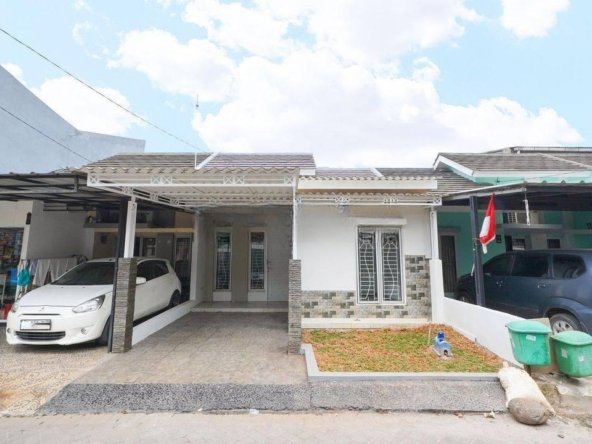 Rumah SHM Semi Furnished dekat Mall dan Stasiun di Tangerang Siap KPR J16124