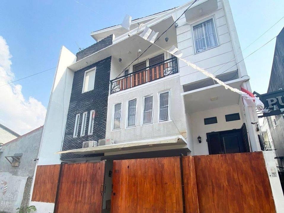 Rumah Luas 2 Lt di Jaksel dekat Mall dan Stasiun Harga Nego J17814