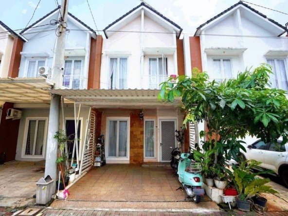 Rumah Modern Hadap Timur 2 Lt dekat Bintaro Town Square Harga Nego J22682