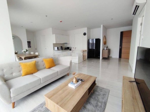 DIJUAL 3BR LLOYD APARTEMEN ALAM SUTERA FULL FURNISHED