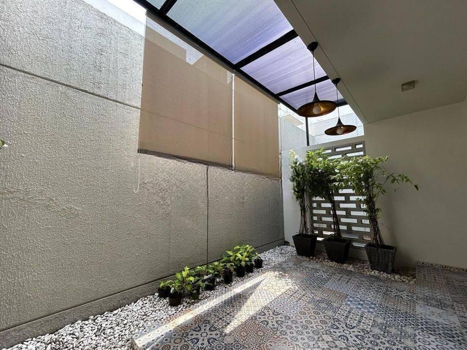 Rumah di Serenia hills venture barat siap huni lebak bulus jakarta selatan