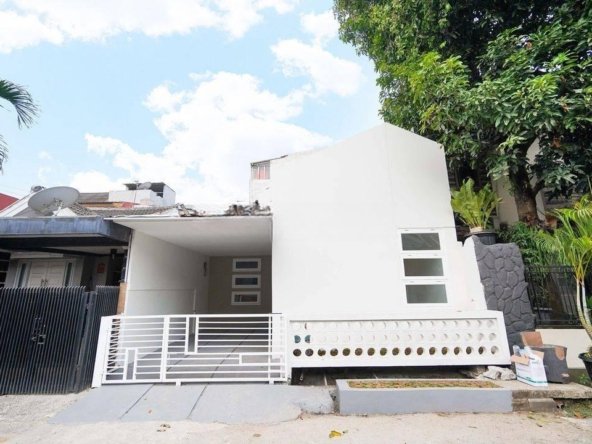 Rumah 2 Lantai Baru Direnov 15 Menit ke Living World Alam Sutera Siap KPR J15976