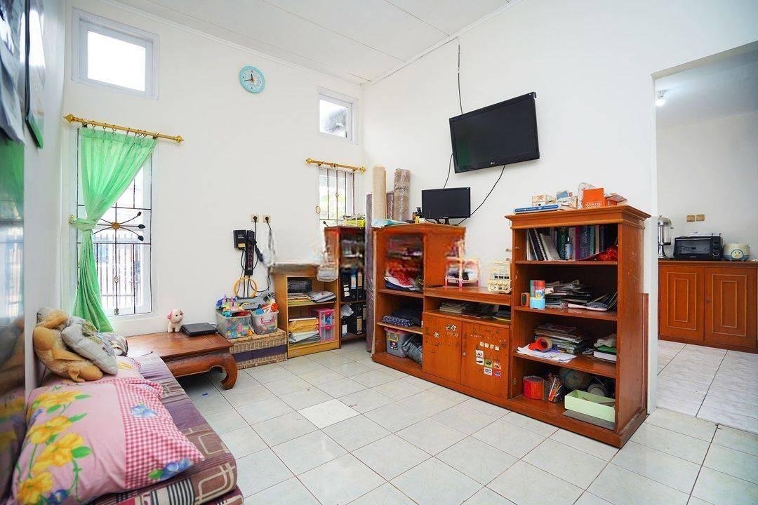 Rumah Cantik di Graha Bunga Bintaro 10 Mnt ke Mall Living World Alam Sutera J12027