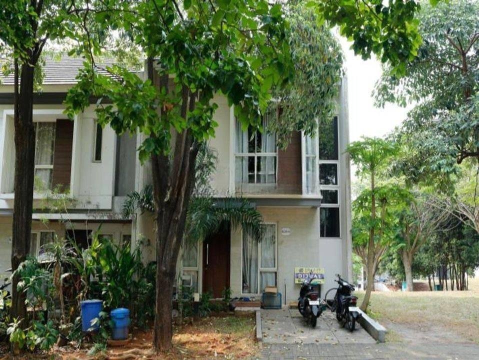 Rumah Seken Cantik Harga Nego dekat he Breeze BSD City Dibantu KPR J19051