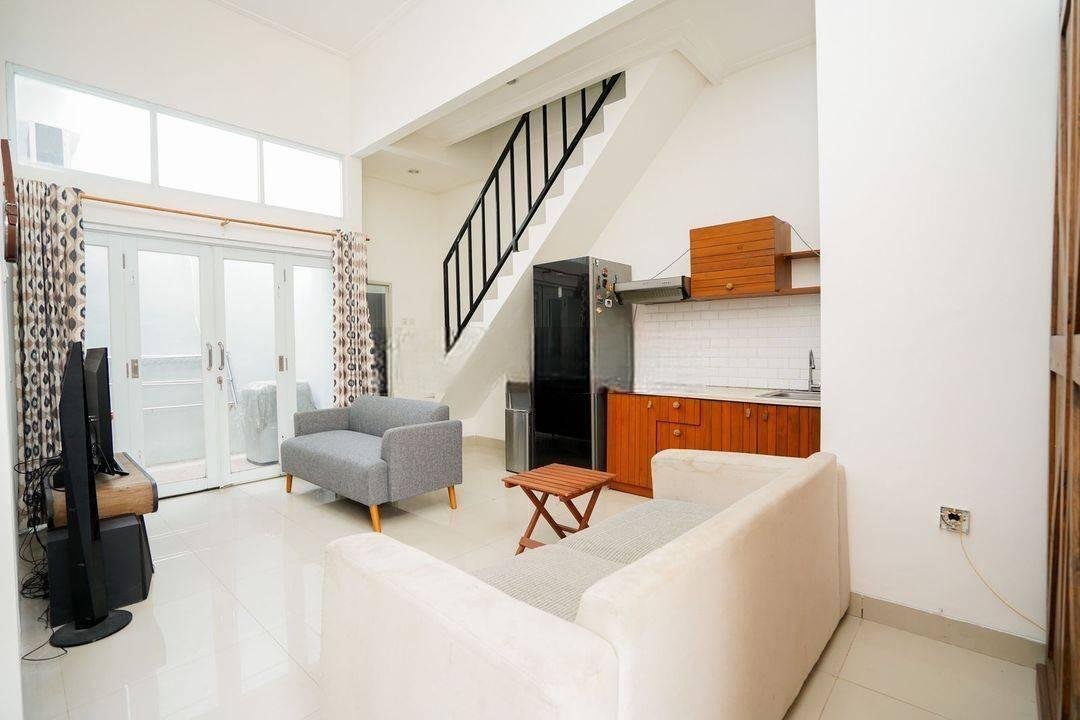 Rumah Baru Renov Semi Furnished 15 Menit ke AEON Mall BSD Bisa Nego J10625