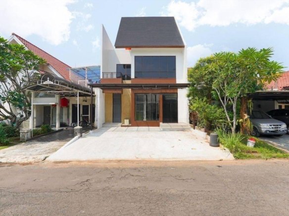 Rumah Baru Renov Carport Luas dekat Mall Living World Alam Sutera Harga Nego J15975