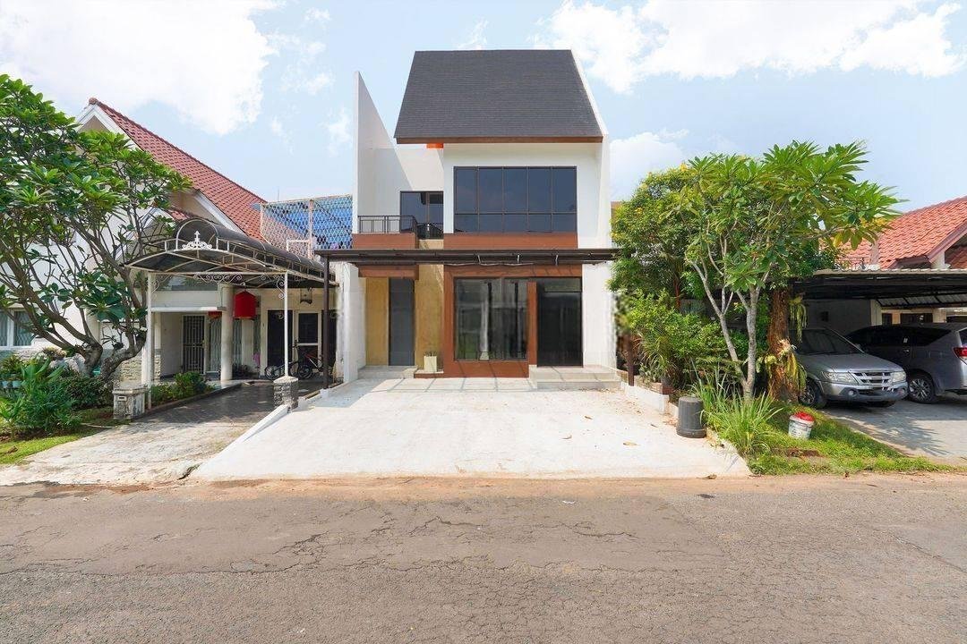 Rumah Baru Renov Carport Luas dekat Mall Living World Alam Sutera Harga Nego J15975