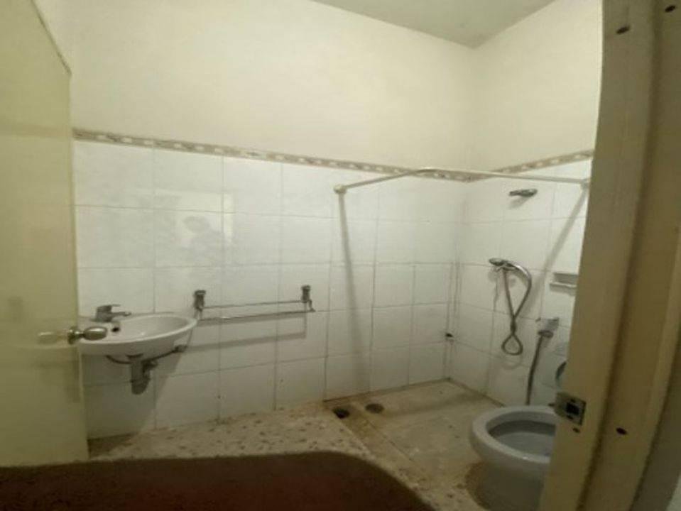 Rumah Gratis Renov LT 120 Hadap Timur Bisa Nego dekat Pintu Tol di Tangerang Siap KPR J24091