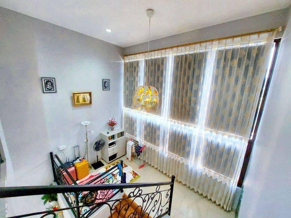 Rumah Seken Cantik LT 224 Harga Nego dekat Sekolah dan Mall BSD City Dibantu KPR J22380