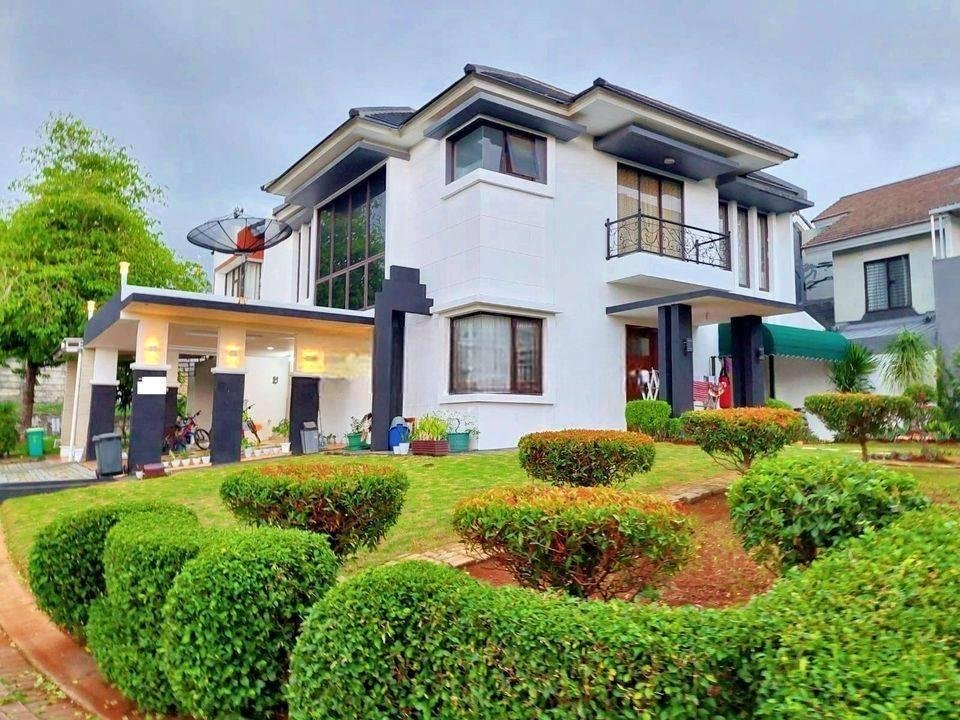 Rumah Seken Cantik LT 224 Harga Nego dekat Sekolah dan Mall BSD City Dibantu KPR J22380