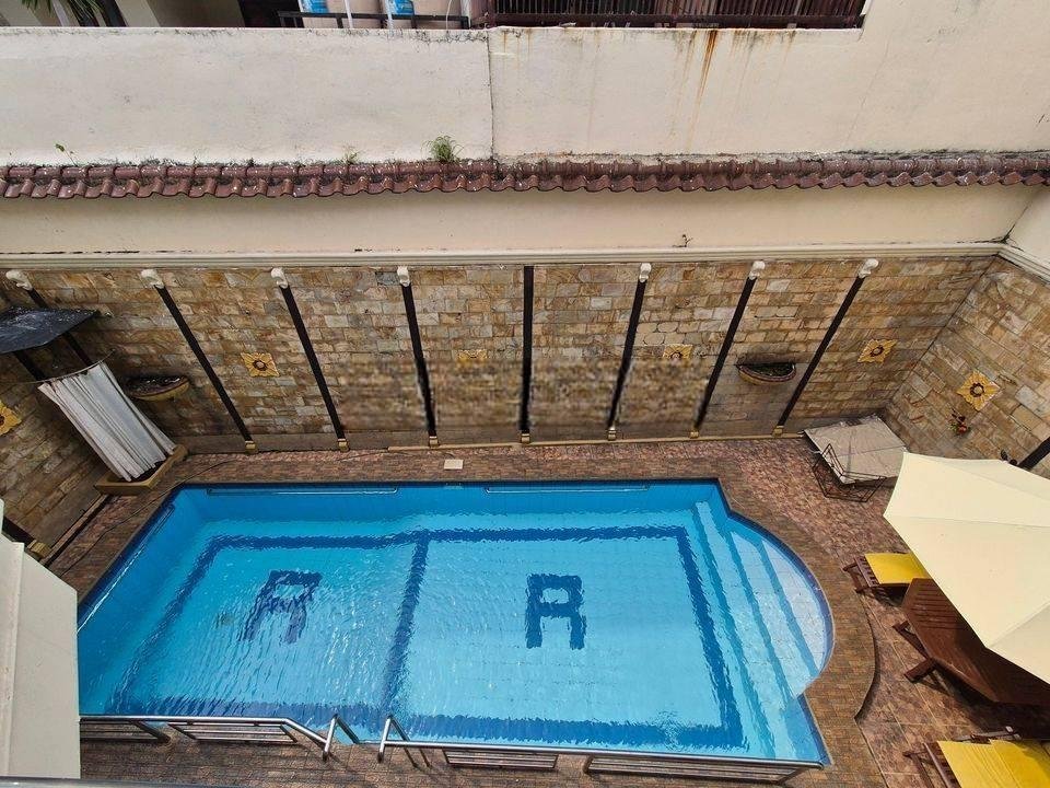 Rumah Dengan Kolam Renang Cantik di Kalimalang Jakarta Timur