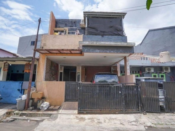 Rumah SHM 5 Kamar Tidur dekat Mall Alam Sutera di Bintaro Harga Nego J12437