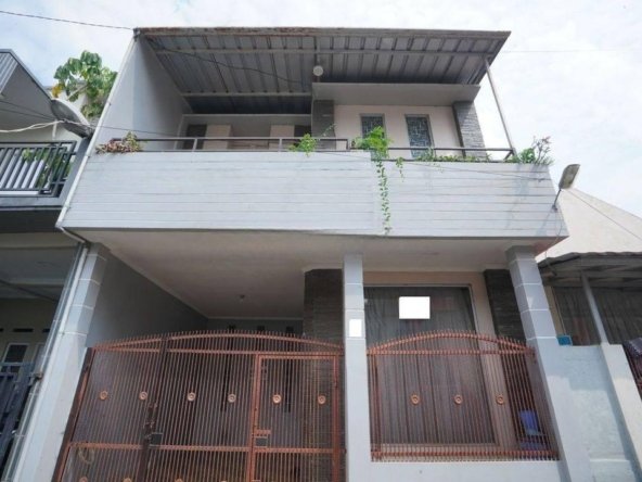 Rumah Seken Terawat 2 Lt di Ciputat dekat Sekolah dan Mall Siap KPR Harga Nego J15085