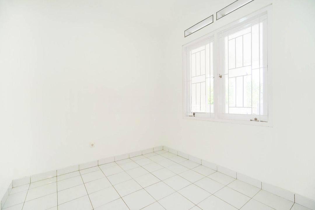 Rumah Idaman Hadap Selatan di Serpong dekat Sekolah dan Mall Sudah Renov ⁠J15290