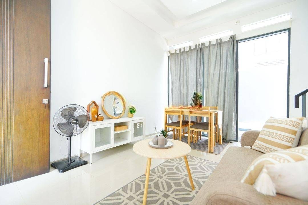 Rumah SHM 2 Lt Ready Furnished 15 Menit ke Mall AEON BSD Siap KPR J15325