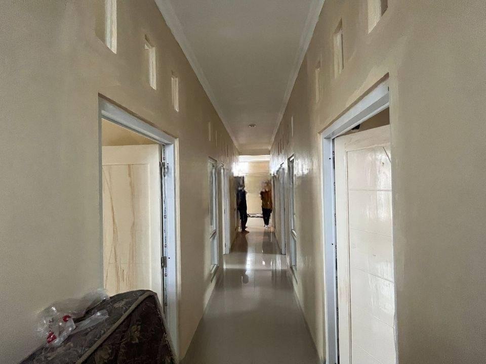 Rumah 3 Lt Luas Hadap Selatan Harga Nego dekat Stasiun dan Mall di Tangerang Siap KPR J21641