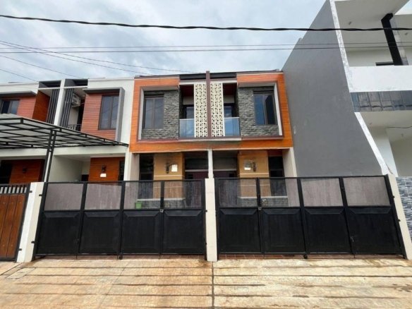 Rumah Gratis Renov 2 Lt dekat Mall dan FasKes di Ciputat