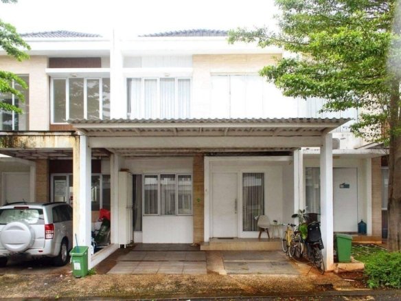 Rumah 2 Lt Carport Luas Hadap Utara dekat Mall dan Sekolah di Jaksel Bisa Nego Siap KPR J21693