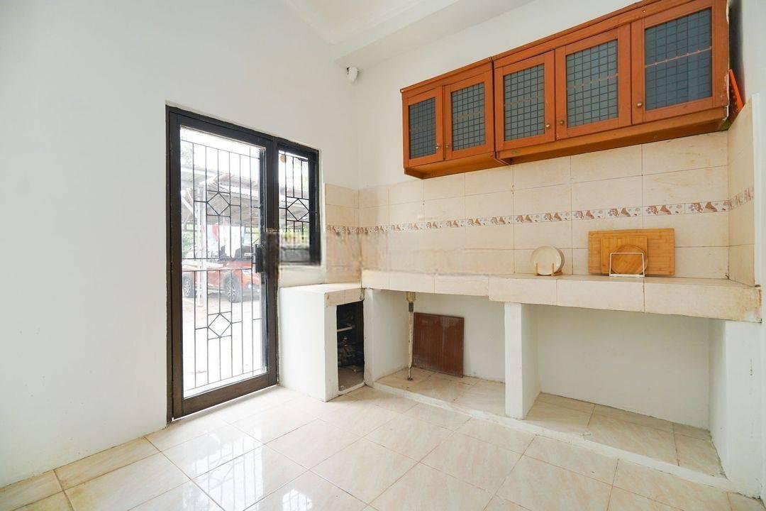 Rumah Hook Semi Furnished Dekat Sekolah dan Mall di Tangerang Harga Nego J18799