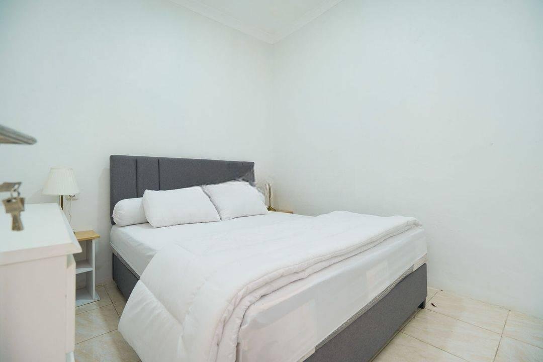 Rumah Hook Semi Furnished Dekat Sekolah dan Mall di Tangerang Harga Nego J18799