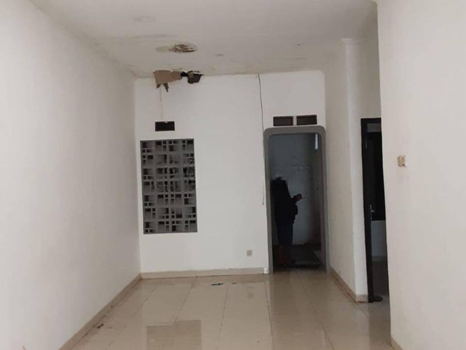 Rumah Hadap Timur Free Renovasi 10 menit ke Terminal BSD Dibantu KPR J22261