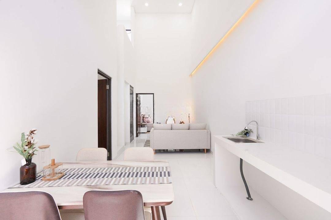 Rumah Mewah Semi Furnished Harga Nego dekat Pintu Tol di Tangsel Siap KPR J22662