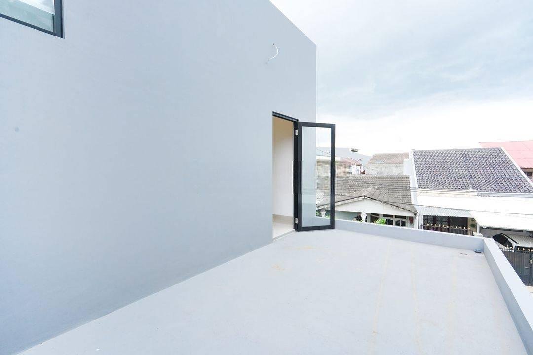 Rumah Siap Huni Semi Furnished dekat Mall dan Sekolah di Tangsel Siap KPR J19654