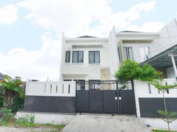 Rumah Siap Huni Semi Furnished dekat Mall dan Sekolah di Tangsel Siap KPR J19654