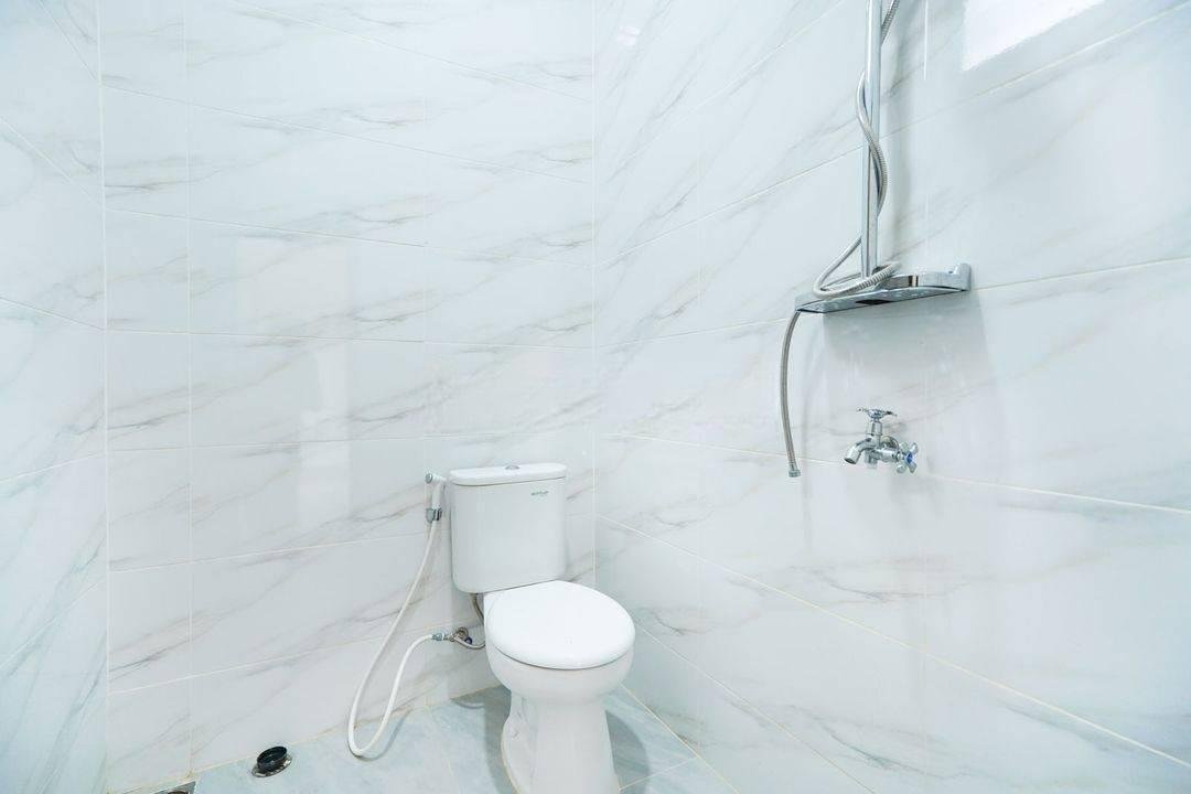 Rumah Siap Huni Semi Furnished dekat Mall dan Sekolah di Tangsel Siap KPR J19654