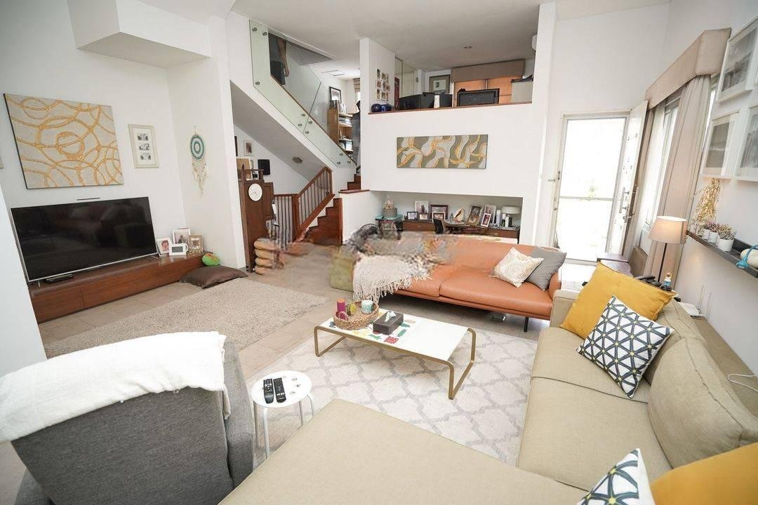 Rumah 4 KT Strategis 10 Menit ke Stasiun Pondok Ranji Siap Huni Dibantu KPR J9781