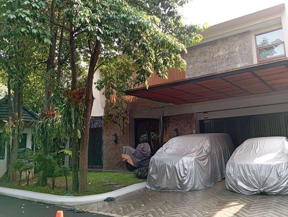 Rumah Mewah Dan Asri Di Jl Jaya Mandala Kuningan Jakarta Selatan Lt 429m2 ada Pool.Murahhh Cash Only
