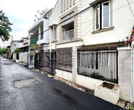 Tebet Lokasi Strategis Tebet Barat Dekat Taman Semi Komplek