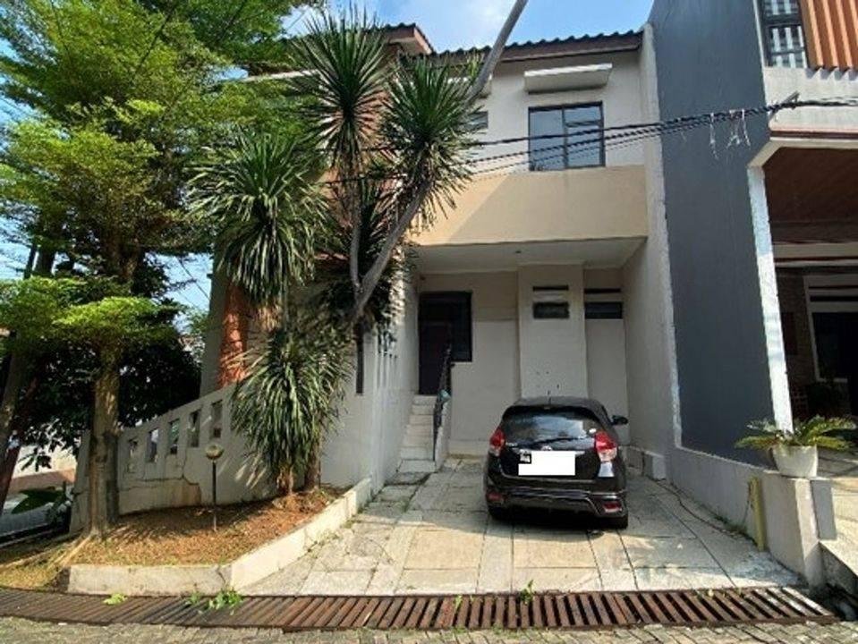 Rumah 2 Lantai 15 Menit ke Terminal Ciputat Gratis Renov Siap Huni J24083