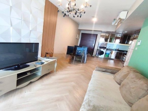 Casa Grande 2Br + 1 Lantai Kayu Parket Furnished Tower Montreal