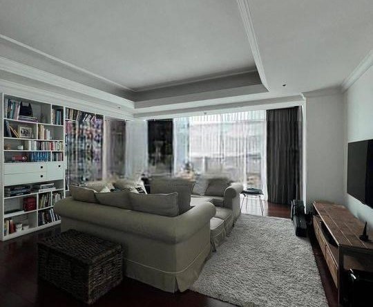 Apartemen Mewah Furnised Lengkap memakai lantai kayu usia 100 th di Four Seasons Residences 3BR Desain Interior Bagus Perabotan Premium
