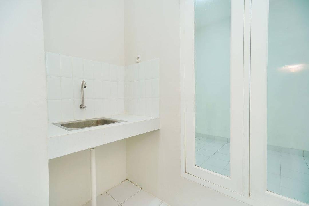 Rumah Cantik Semi Furnished Dibantu KPR dekat The Breeze BSD City Harga Nego J20571