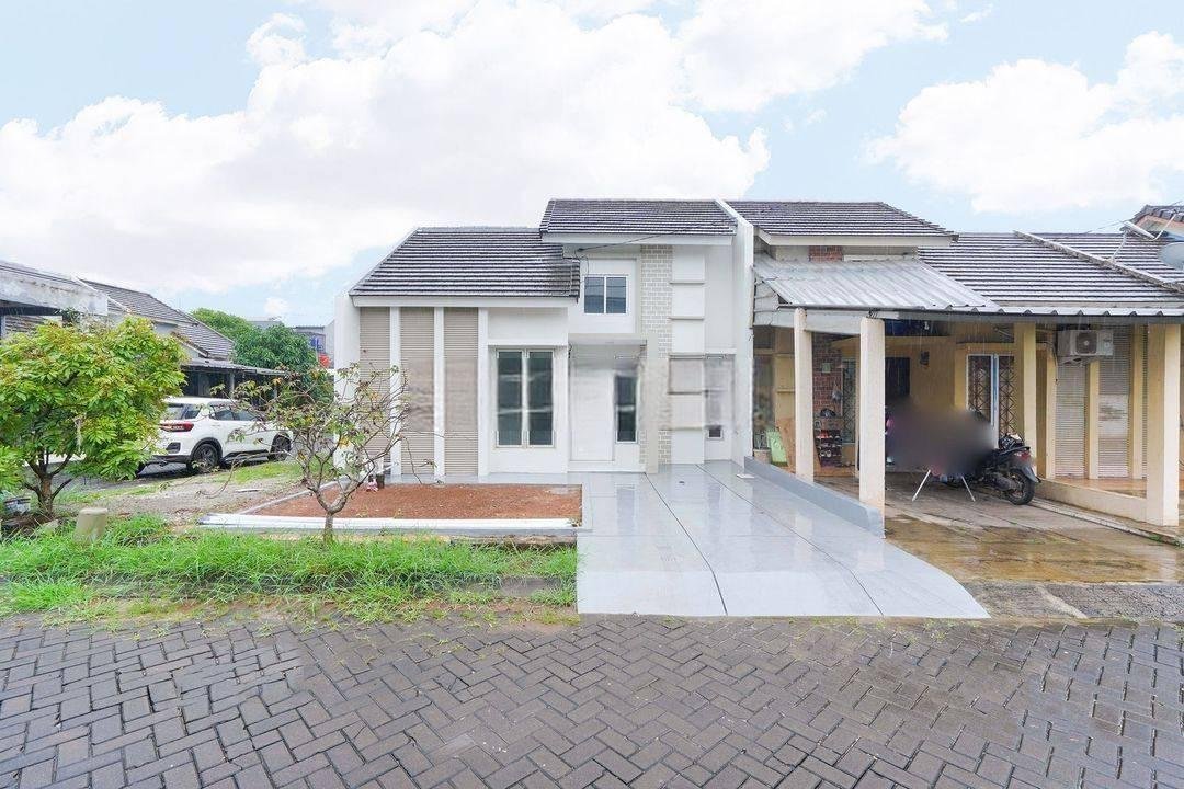 Rumah Cantik Semi Furnished Dibantu KPR dekat The Breeze BSD City Harga Nego J20571