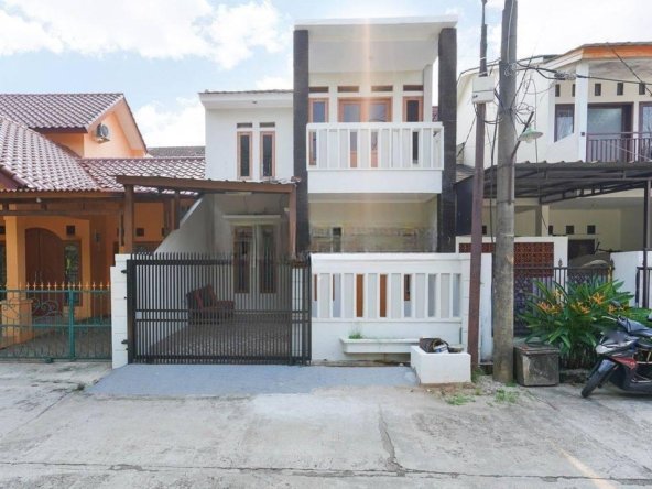 Rumah Semi Furnish 10 menit ke Rumah Sakit Aqidah Hadap Timur Siap KPR J20755