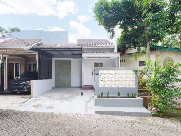 Rumah Siap Huni Semi Furnished dekat Mall dan Sekolah di Tangsel Dibantu KPR J23767