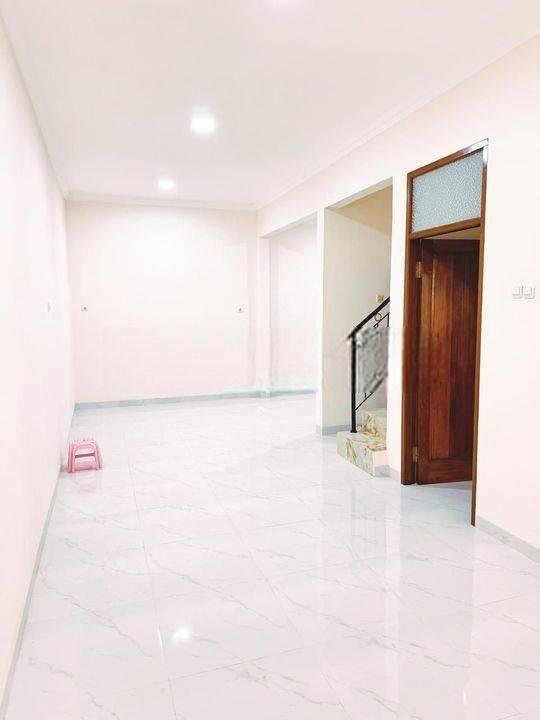 Rumah 2 lantai 6x12 Grand Poris free kitchen lokasi strategis