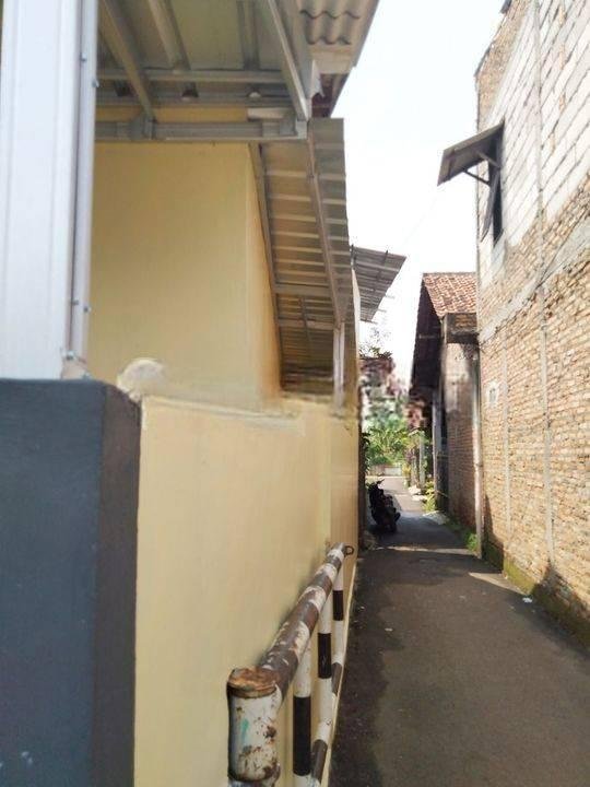 Rumah Hoek Strategis Dekat kelurahan Pondok Ranggon