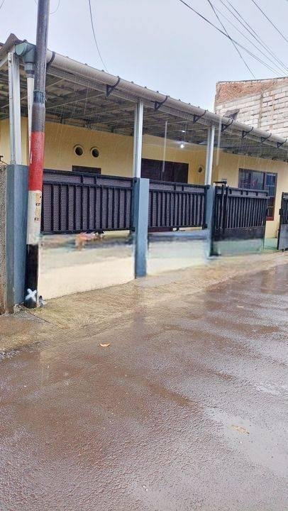 Rumah Hoek Strategis Dekat kelurahan Pondok Ranggon