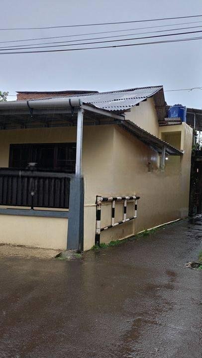 Rumah Hoek Strategis Dekat kelurahan Pondok Ranggon