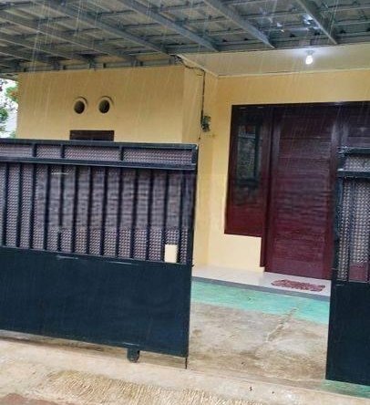 Rumah Hoek Strategis Dekat kelurahan Pondok Ranggon