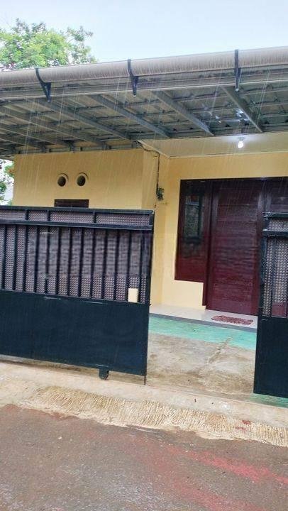 Rumah Hoek Strategis Dekat kelurahan Pondok Ranggon