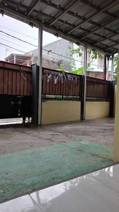 Rumah Hoek Strategis Dekat kelurahan Pondok Ranggon