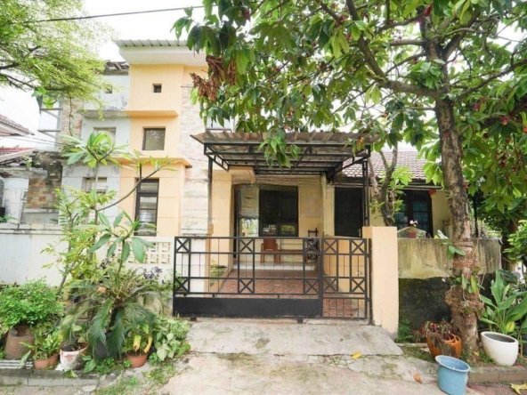Rumah LT 147 Hadap Timur 7 Menit ke Fresh Market Emerald Bintaro Siap Huni J23726